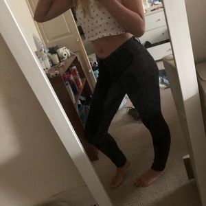 Woman’s Black Skinny Jeans